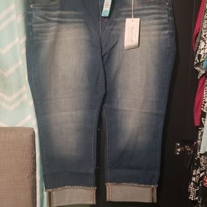 Torrid 18 Boyfriend crop jeans